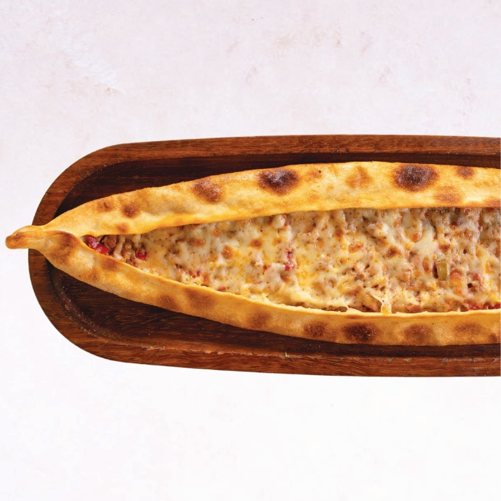 Kuşbaşılı Kaşarlı Pide